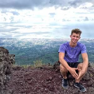 Meet your Posher, Max